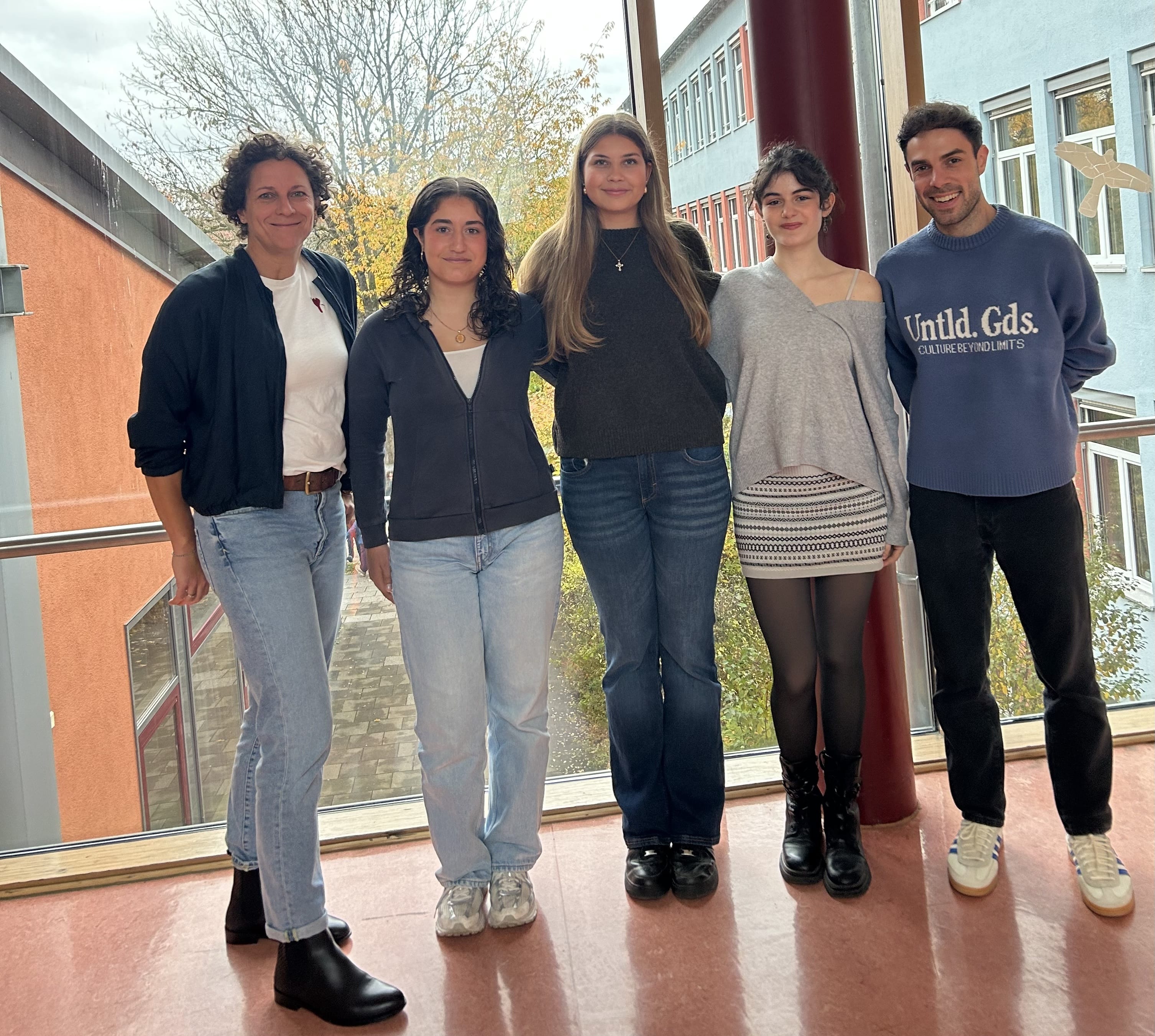 Zu sehen sind die drei neuen Schülersprecherinnen